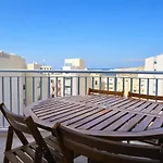 アパート Spacious 3 Bedroom With Balcony & Ac