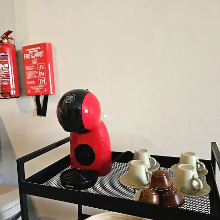 Apartment Spacious 3 Bedroom With Balcony & Ac
